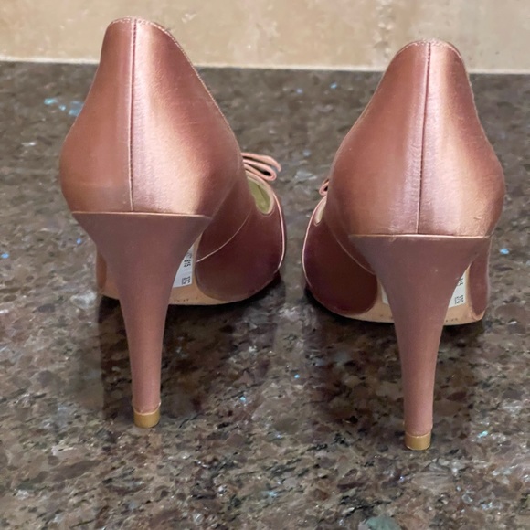 Neiman Marcus Pura Lopez blush satin heels - Picture 6 of 9